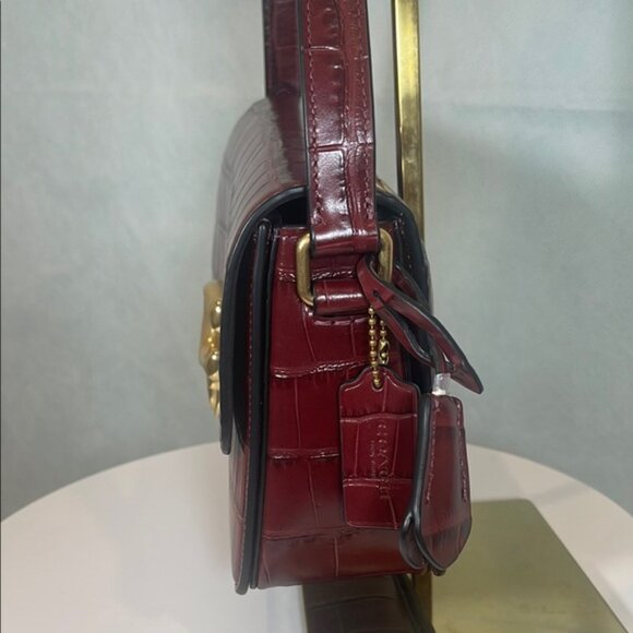 Elegant Burgundy Croc-Embossed Shoulder Bag - Picture 3 of 12